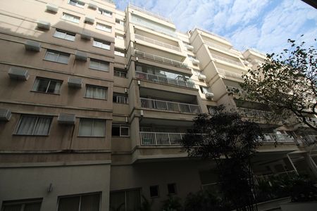 Apartamento para alugar com 122m², 3 quartos e 2 vagasFachada