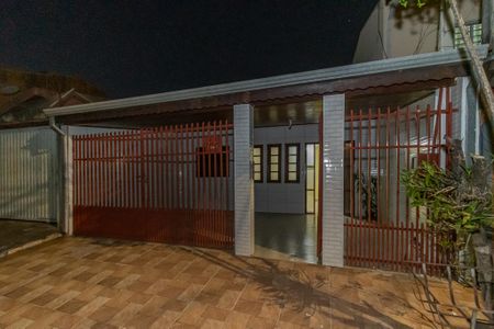 Casa para alugar com 118m², 3 quartos e 1 vaga Casa para alugar com 118m², 3 quartos e 1 vagaFachada