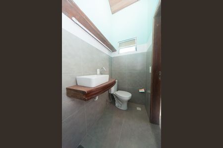 Casa de condomínio para alugar com 220m², 3 quartos e 2 vagas Casa de condomínio para alugar com 220m², 3 quartos e 2 vagasBanheiro suite de serviço 1