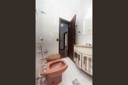 Casa de condomínio para alugar com 220m², 3 quartos e 2 vagas Casa de condomínio para alugar com 220m², 3 quartos e 2 vagasBanheiro Social