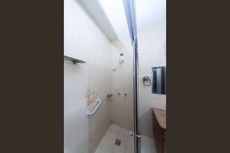 Casa de condomínio para alugar com 220m², 3 quartos e 2 vagas Casa de condomínio para alugar com 220m², 3 quartos e 2 vagasBanheiro da Suíte