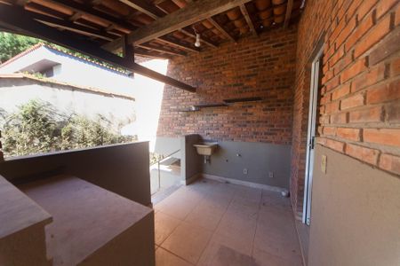 Casa de condomínio para alugar com 220m², 3 quartos e 2 vagas Casa de condomínio para alugar com 220m², 3 quartos e 2 vagasÁrea de Serviço