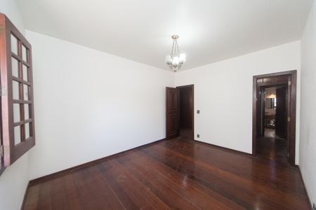 Casa de condomínio para alugar com 220m², 3 quartos e 2 vagas Casa de condomínio para alugar com 220m², 3 quartos e 2 vagassuite