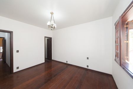 Casa de condomínio para alugar com 220m², 3 quartos e 2 vagas Casa de condomínio para alugar com 220m², 3 quartos e 2 vagassuite