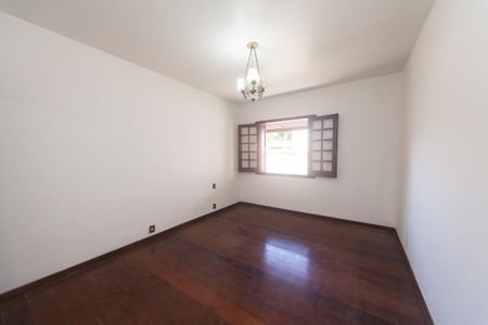 Casa de condomínio para alugar com 220m², 3 quartos e 2 vagas Casa de condomínio para alugar com 220m², 3 quartos e 2 vagassuite