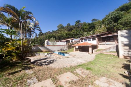Casa de condomínio para alugar com 220m², 3 quartos e 2 vagas Casa de condomínio para alugar com 220m², 3 quartos e 2 vagasFachada