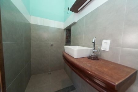 Casa de condomínio para alugar com 220m², 3 quartos e 2 vagas Casa de condomínio para alugar com 220m², 3 quartos e 2 vagasBanheiro suite de serviço 1