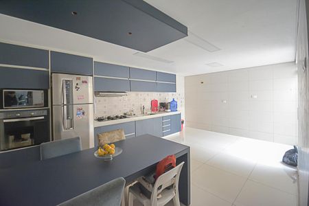 Casa à venda com 150m², 2 quartos e 2 vagas Casa à venda com 150m², 2 quartos e 2 vagasCozinha