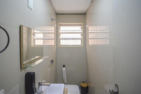 Casa à venda com 150m², 2 quartos e 2 vagas Casa à venda com 150m², 2 quartos e 2 vagasLavabo