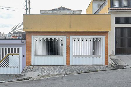 Casa à venda com 150m², 2 quartos e 2 vagas Casa à venda com 150m², 2 quartos e 2 vagasFachada