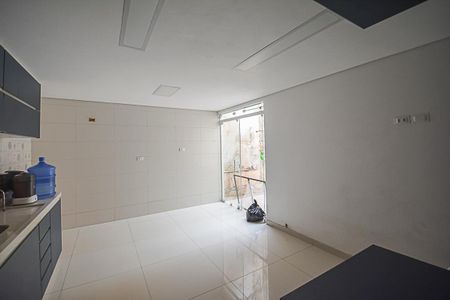 Casa à venda com 150m², 2 quartos e 2 vagas Casa à venda com 150m², 2 quartos e 2 vagasCozinha
