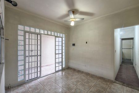Sala de casa de condomínio para alugar com 1 quarto, 50m² em Parque Continental, São Vicente