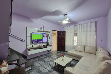 Casa para alugar com 170m², 3 quartos e 2 vagas Casa para alugar com 170m², 3 quartos e 2 vagasSala