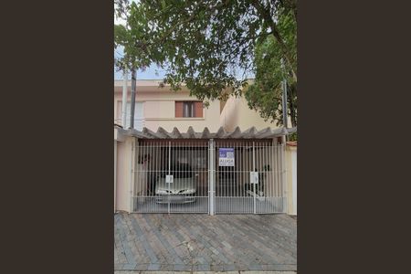 Casa para alugar com 170m², 3 quartos e 2 vagas Casa para alugar com 170m², 3 quartos e 2 vagasfachada