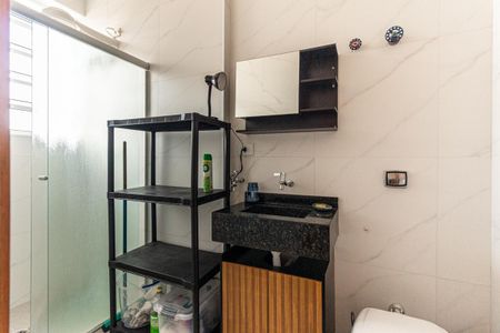 Banheiro de kitnet/studio para alugar com 1 quarto, 36m² em Santa Ifigênia, São Paulo