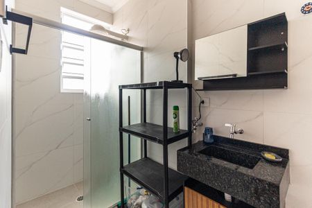 Banheiro de kitnet/studio para alugar com 1 quarto, 36m² em Santa Ifigênia, São Paulo