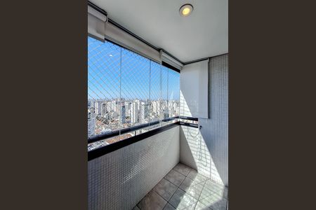 Apartamento à venda com 79m², 3 quartos e 2 vagas Apartamento à venda com 79m², 3 quartos e 2 vagasVaranda