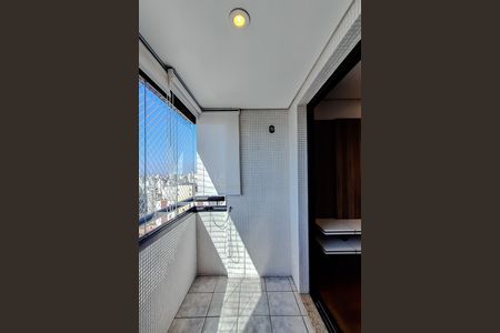 Apartamento à venda com 79m², 3 quartos e 2 vagas Apartamento à venda com 79m², 3 quartos e 2 vagasVaranda
