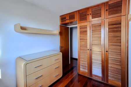 Apartamento à venda com 79m², 3 quartos e 2 vagas Apartamento à venda com 79m², 3 quartos e 2 vagasQuarto 1