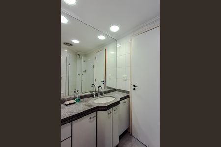 Apartamento à venda com 79m², 3 quartos e 2 vagas Apartamento à venda com 79m², 3 quartos e 2 vagasBanheiro