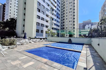 Apartamento à venda com 79m², 3 quartos e 2 vagas Apartamento à venda com 79m², 3 quartos e 2 vagasÁrea comum - Piscina