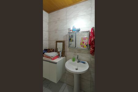 Banheiro  de casa à venda com 3 quartos, 60m² em Centro Histórico, Porto Alegre