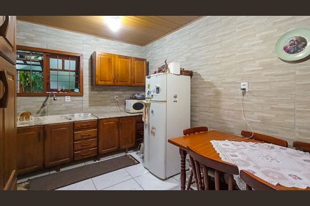 Casa à venda com 60m², 3 quartos e sem vaga Casa à venda com 60m², 3 quartos e sem vagaCozinha