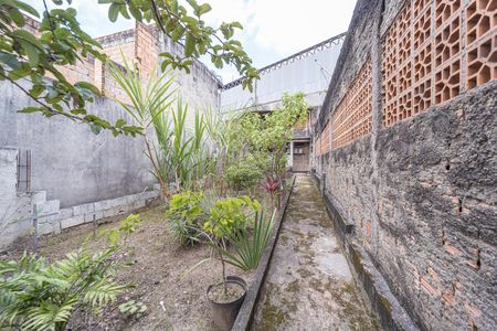 Casa à venda com 370m², 4 quartos e 3 vagas Casa à venda com 370m², 4 quartos e 3 vagasQuintal