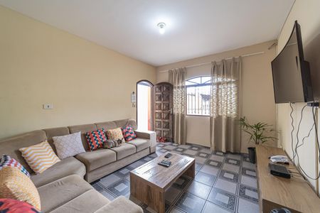 Casa à venda com 370m², 4 quartos e 3 vagas Casa à venda com 370m², 4 quartos e 3 vagasSala