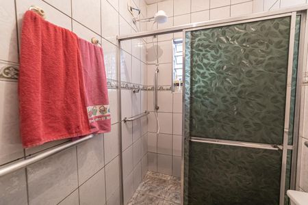 Casa à venda com 370m², 4 quartos e 3 vagas Casa à venda com 370m², 4 quartos e 3 vagasBanheiro