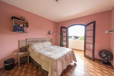 Casa à venda com 370m², 4 quartos e 3 vagas Casa à venda com 370m², 4 quartos e 3 vagasQuarto 2
