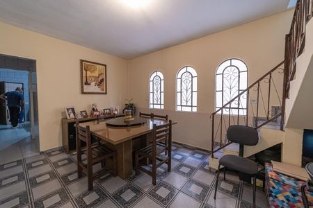 Casa à venda com 370m², 4 quartos e 3 vagas Casa à venda com 370m², 4 quartos e 3 vagasSala de Jantar