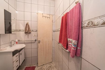 Casa à venda com 370m², 4 quartos e 3 vagas Casa à venda com 370m², 4 quartos e 3 vagasBanheiro