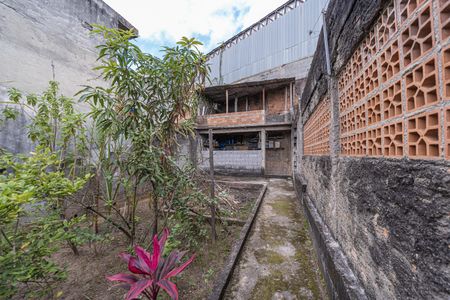 Quintal de casa à venda com 4 quartos, 370m² em Cangaiba, São Paulo