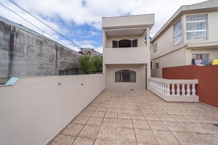 Casa à venda com 370m², 4 quartos e 3 vagas Casa à venda com 370m², 4 quartos e 3 vagasVaranda