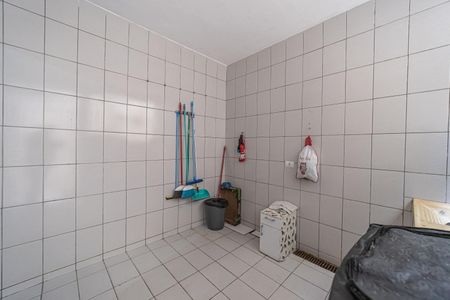 Casa à venda com 370m², 4 quartos e 3 vagas Casa à venda com 370m², 4 quartos e 3 vagasÁrea de Serviço