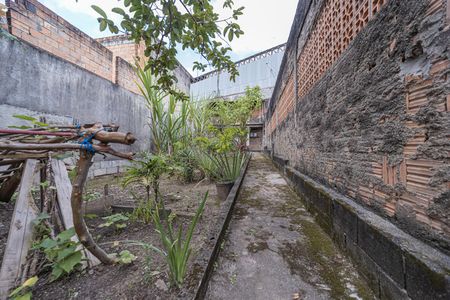 Casa à venda com 370m², 4 quartos e 3 vagas Casa à venda com 370m², 4 quartos e 3 vagasQuintal