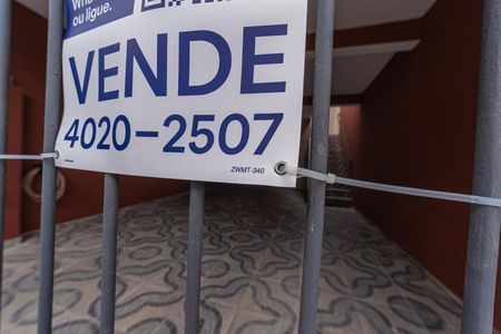 Casa à venda com 370m², 4 quartos e 3 vagas Casa à venda com 370m², 4 quartos e 3 vagasinstalada dia 04-06-2026 Placa: ZWMT-340