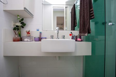 Apartamento à venda com 56m², 2 quartos e 1 vagaBanheiro Social