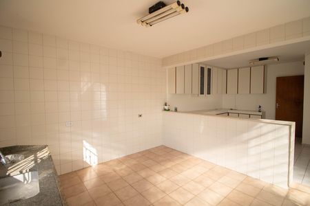 Casa para alugar com 150m², 2 quartos e sem vaga Casa para alugar com 150m², 2 quartos e sem vagaCOZINHA E SALA DE JANTAR