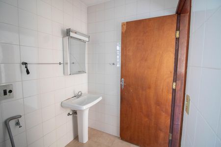 Casa para alugar com 150m², 2 quartos e sem vaga Casa para alugar com 150m², 2 quartos e sem vagaBANHEIRO