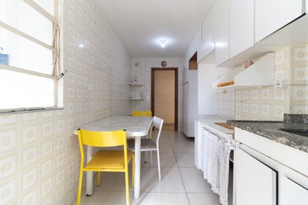Apartamento à venda com 98m², 2 quartos e 1 vaga Apartamento à venda com 98m², 2 quartos e 1 vagaCozinha
