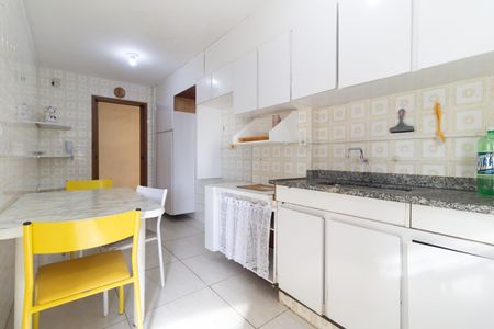 Apartamento à venda com 98m², 2 quartos e 1 vaga Apartamento à venda com 98m², 2 quartos e 1 vagaCozinha