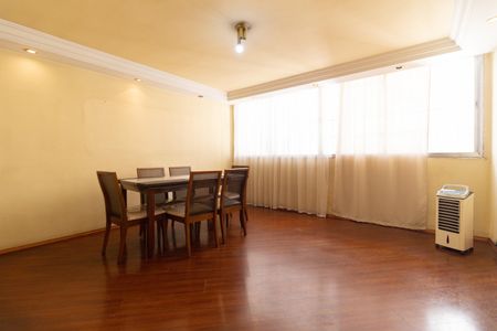 Apartamento à venda com 98m², 2 quartos e 1 vaga Apartamento à venda com 98m², 2 quartos e 1 vagaSala