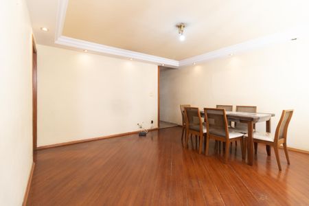 Apartamento à venda com 98m², 2 quartos e 1 vaga Apartamento à venda com 98m², 2 quartos e 1 vagaSala