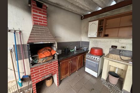 Casa à venda com 210m², 3 quartos e 3 vagas Casa à venda com 210m², 3 quartos e 3 vagasÁrea comum - Churrasqueira