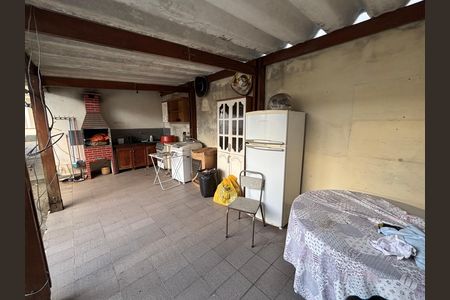 Casa à venda com 210m², 3 quartos e 3 vagas Casa à venda com 210m², 3 quartos e 3 vagasÁrea de serviço