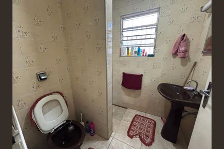 Casa à venda com 210m², 3 quartos e 3 vagas Casa à venda com 210m², 3 quartos e 3 vagasBanheiro 2