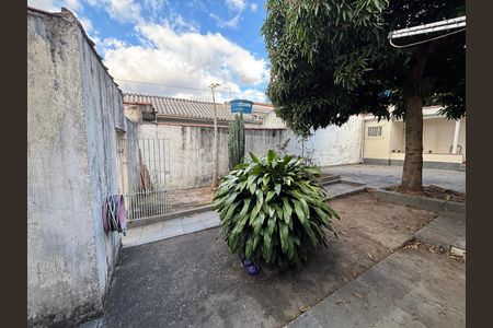 Casa à venda com 210m², 3 quartos e 3 vagas Casa à venda com 210m², 3 quartos e 3 vagasQuintal
