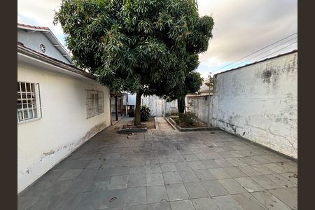 Casa à venda com 210m², 3 quartos e 3 vagas Casa à venda com 210m², 3 quartos e 3 vagasQuintal